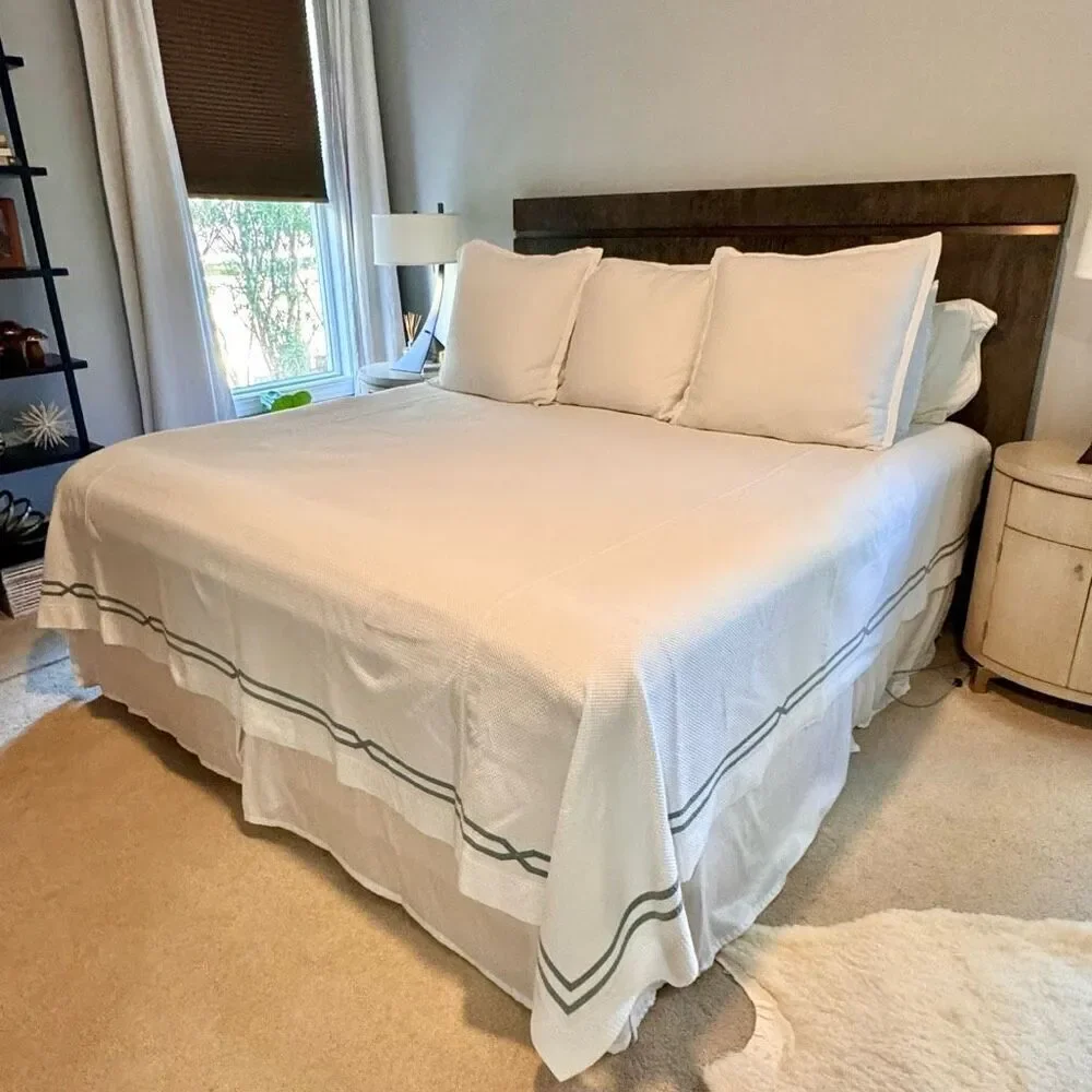 Legacy Home Fine Linens White/Seafoam King Coverlet